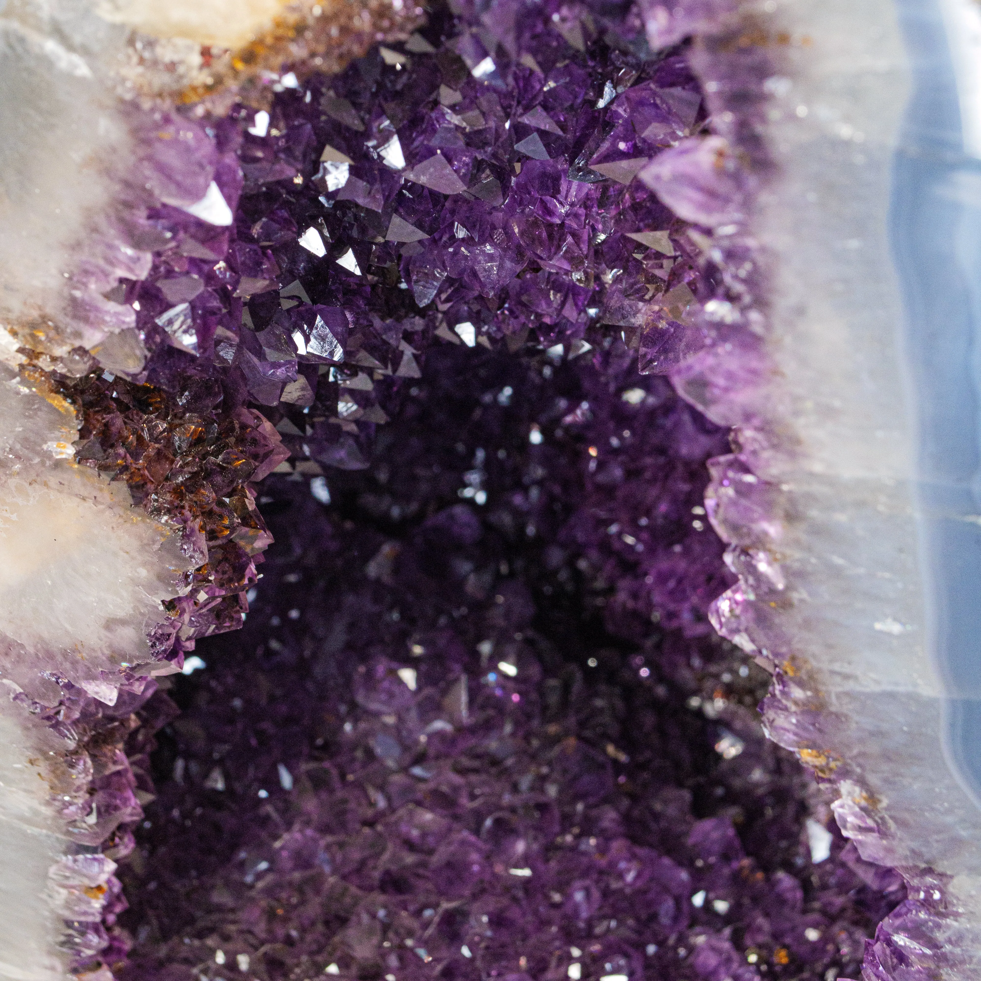 Amethyst Geode 001246 - Image 20