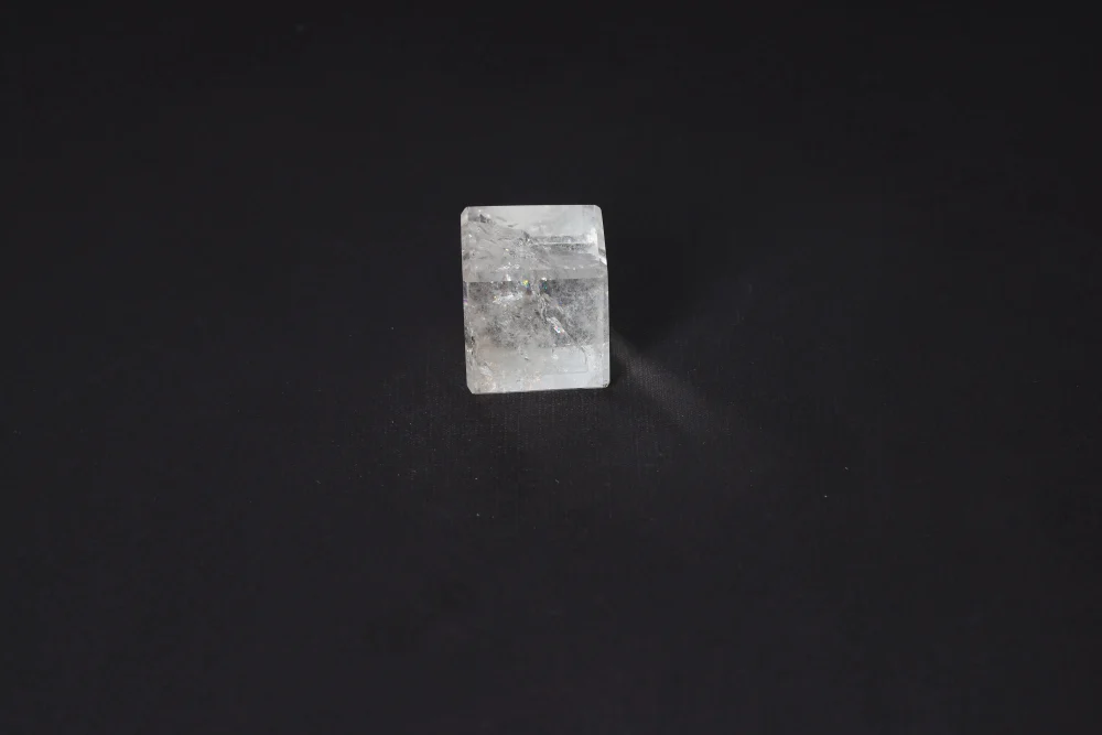 Clear Quartz Cube 3.5 cm 584890 - Image 10