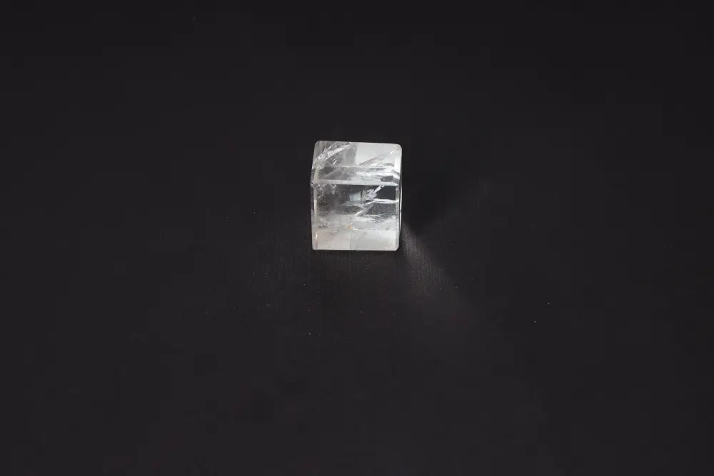 Clear Quartz Cube 3 cm 584906 - Image 3
