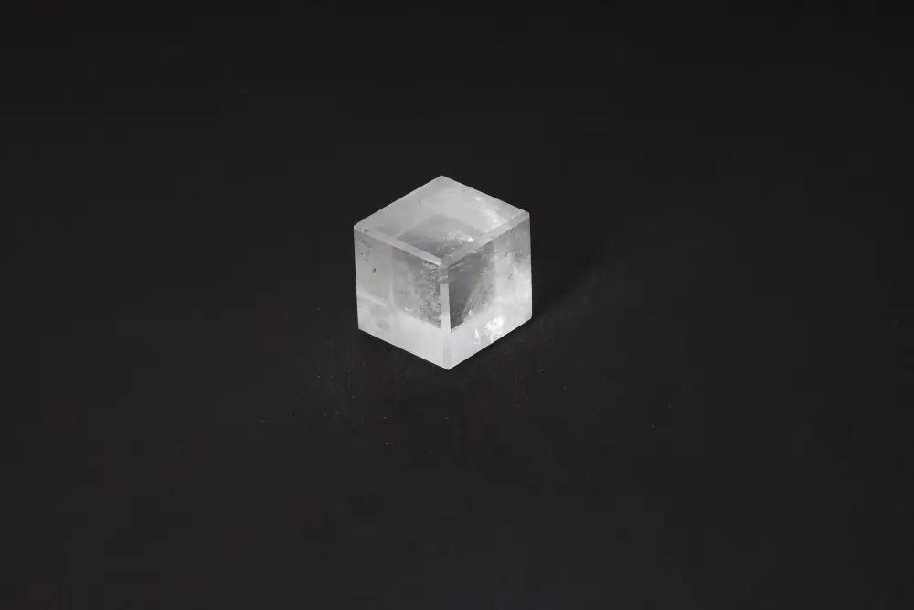 Clear Quartz Cube 4 cm 584883 - Image 4