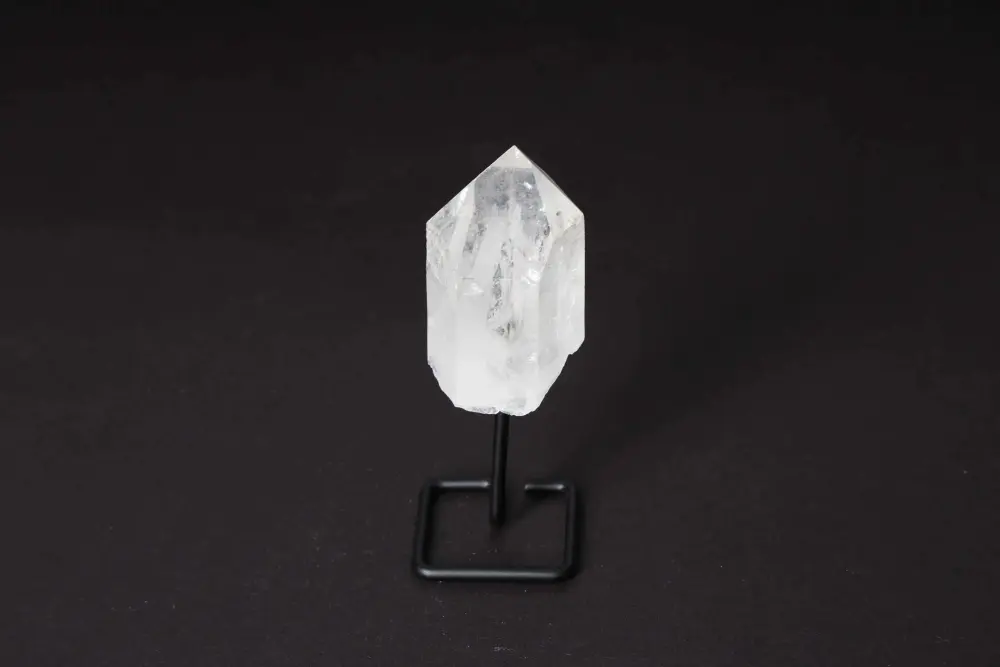 Clear Quartz on Stand M 592000